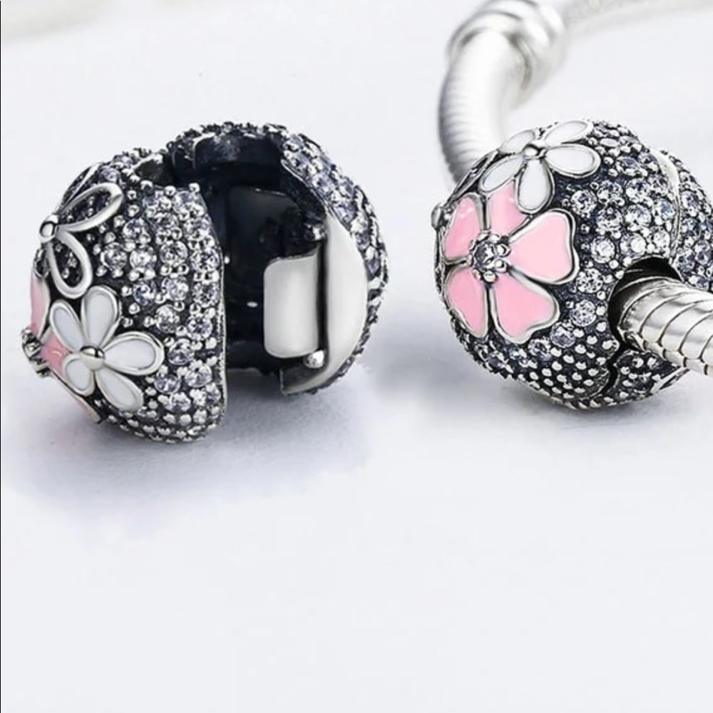 Pandora Poetic Blooms Clip Charm